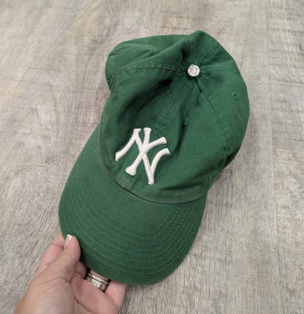 MLB New York Yankees St. Patty's Day Twins Enterprises Fitted Cap Size Large
